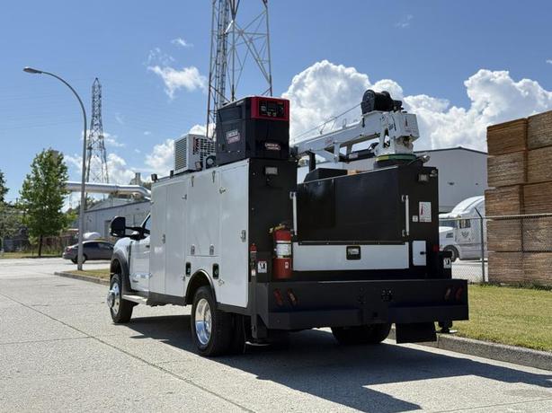 2023 Ford F-550 Super Duty XLT 4x4 Powerstroke Diesel Crane With Welder Service  image 7