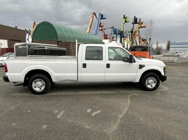 2010 Ford F-250 SD Crew Cab 2WD long box image 7