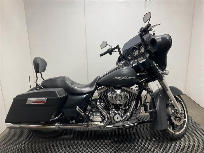 2013 Harley-Davidson Flhxi Street Glide Motorcycle display photo