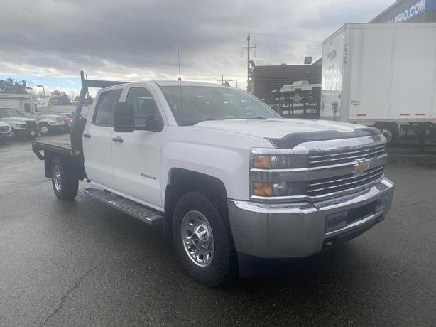 2015 Chevrolet Silverado 3500HD 8 Foot Flat Deck 4WD image 7