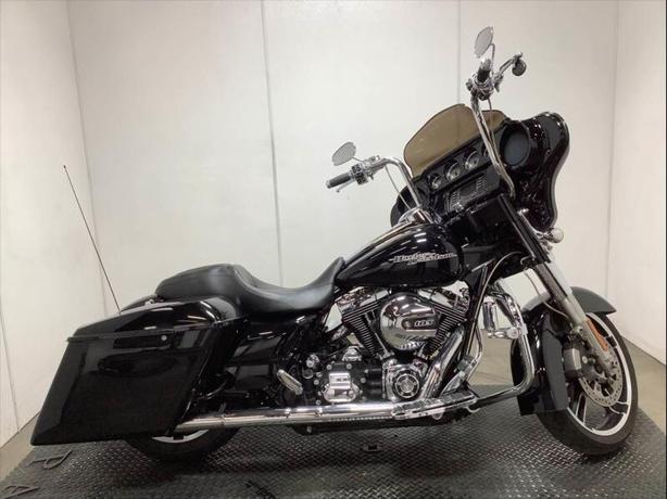 2015 Harley-Davidson Flxhi Street Glide Motorcycle image 1