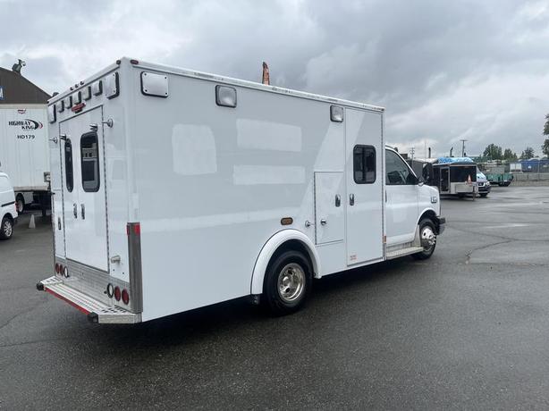 2016 Chevrolet Express G3500 Cube Van Ex Ambulance image 6
