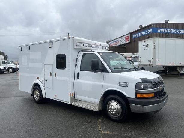2016 Chevrolet Express G3500 Cube Van Ex Ambulance image 8