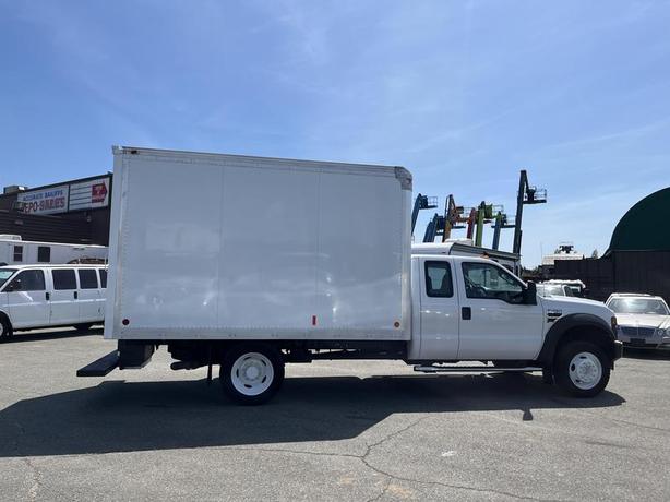 2008 Ford F-450 SD 12 Foot Cube Van 2WD Diesel Rear Shelving work area image 6