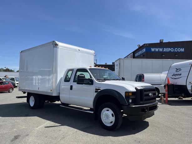 2008 Ford F-450 SD 12 Foot Cube Van 2WD Diesel Rear Shelving work area image 7
