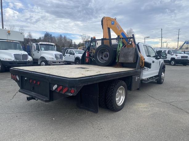 2017 Ford F-550 SuperCab 4WD Flat Deck With Crane image 5