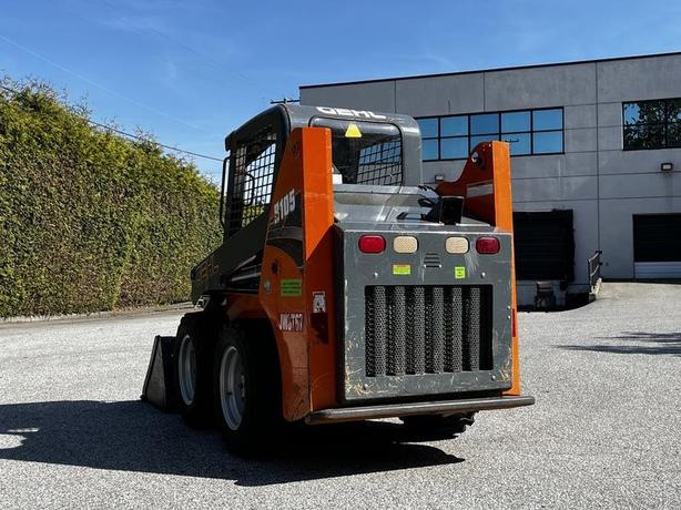 2017 Gehl R105 4x4 Diesel Skid Steer Diesel image 8