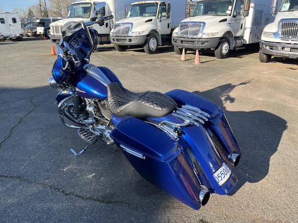 2017 Harley-Davidson FLHXS Street Glide Motorcycle image 5