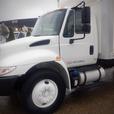 2017 International 4300 22 Foot Cube Van With Power Tailgate 3 Seater Diesel thumbnail image 3