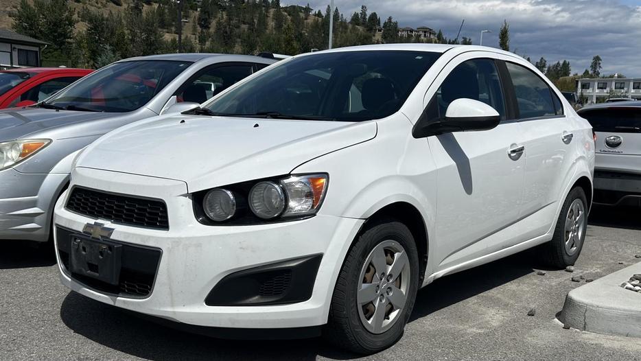 2014 Chevrolet Sonic LT AUTO, KEYLESS ENTRY, BLACK INTERIOR, BLUETOOTH, FABRIC S display photo