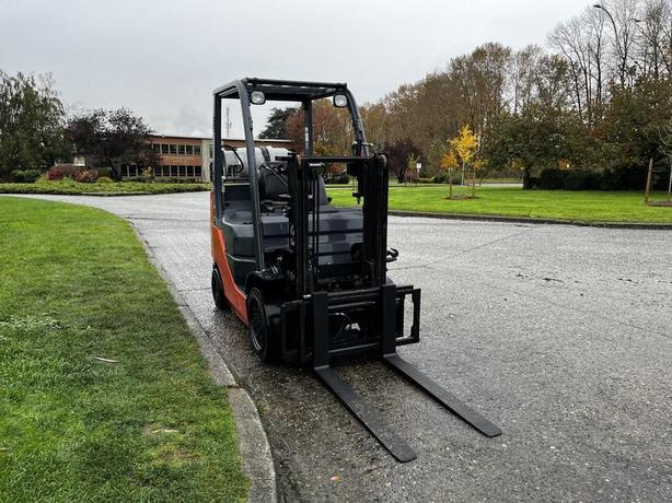 2017 Toyota 8FCGCU25 Forklift image 2