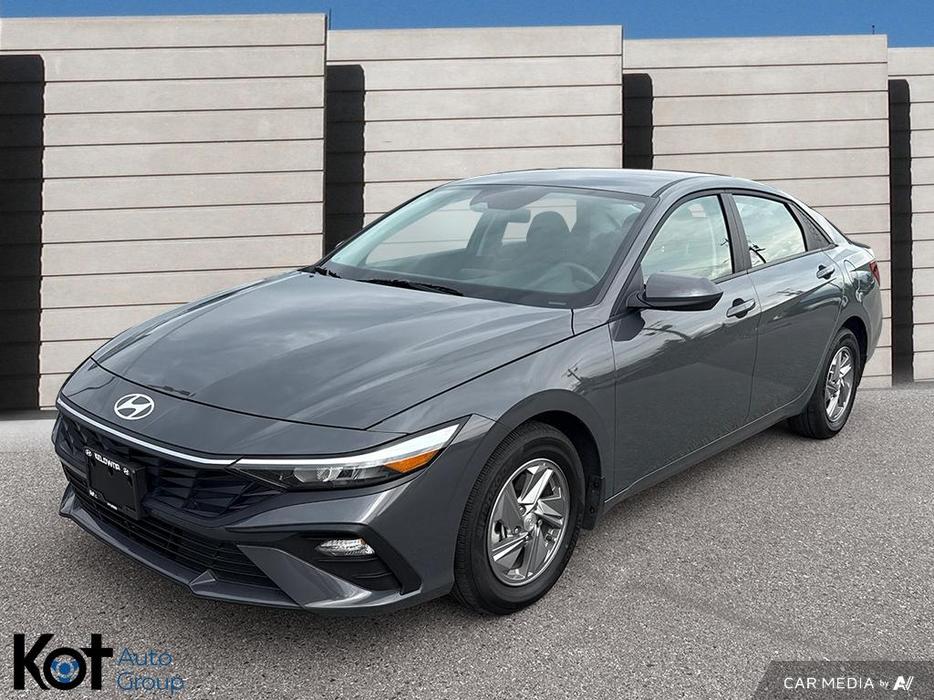 2024 Hyundai Elantra Essential ONE OWNER! NO ACCIDENT! REAR CROSS TRAFFIC! BLIND display photo
