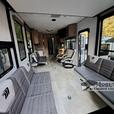 Used 2023 Grand Design Momentum G-Class 32G thumbnail image 7