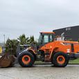 2018 Doosan DL300 -5 Wheel Loader Diesel 4x4 Wheel Loader thumbnail image 6