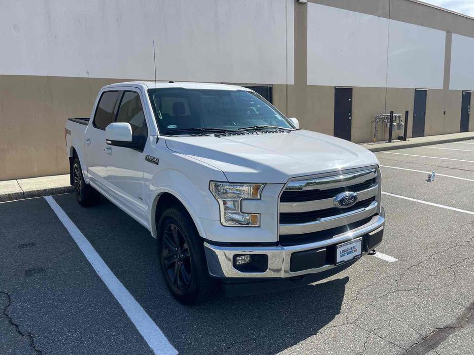 2017 Ford F-150 display photo
