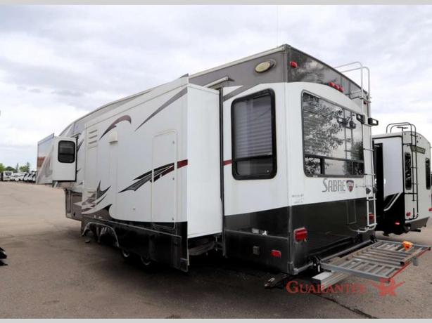 Used 2013 Palomino Sabre 31CKTS image 4