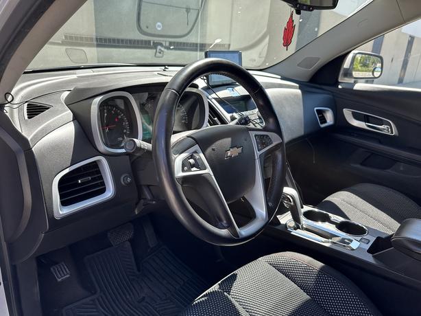 2010 Chevrolet Equinox image 8