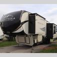 Used 2016 Keystone RV Montana High Country 305RL thumbnail image 3