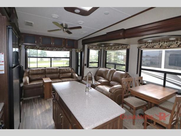 Used 2016 Keystone RV Montana High Country 305RL image 7