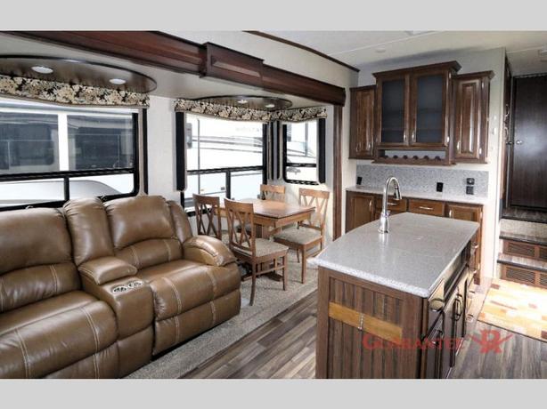 Used 2016 Keystone RV Montana High Country 305RL image 8