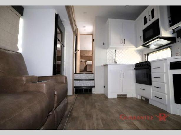 Used 2023 Keystone RV Arcadia Super Lite 293SLRD image 8