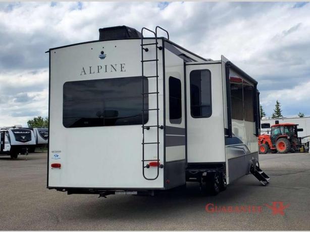 Used 2022 Keystone RV Alpine 3220RL image 5