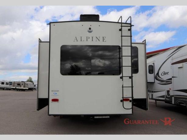 Used 2022 Keystone RV Alpine 3220RL image 6