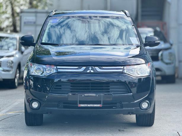 2014 Mitsubishi Outlander GT - Leather, Power Tailgate, Sunroof, Backup Cam image 2