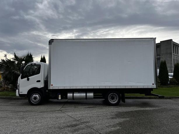 2018 Hino 195 16 Foot Cube Van 3 Seater Diesel image 7