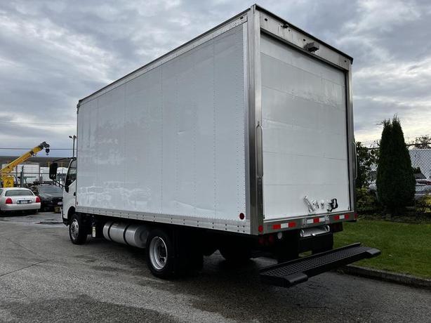 2018 Hino 195 16 Foot Cube Van 3 Seater Diesel image 8