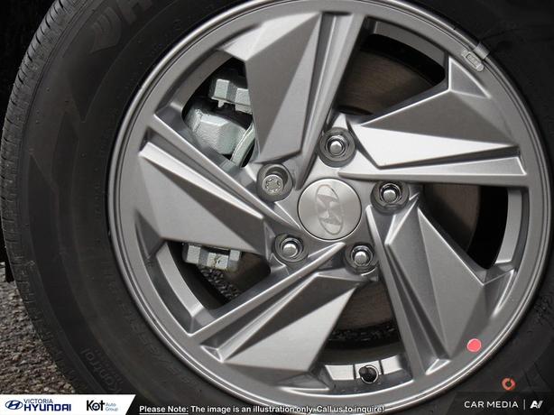 2025 Hyundai Elantra ESSENTIAL image 8
