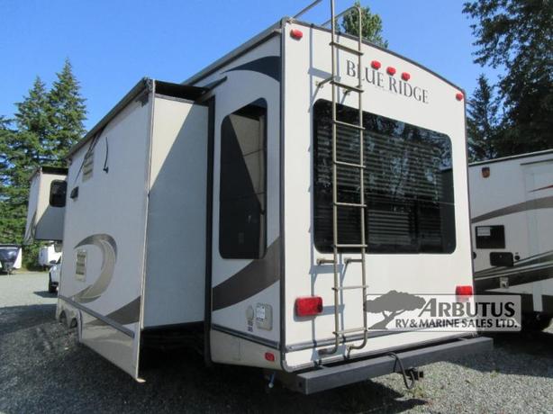 Used 2012 Forest River RV Blue Ridge 3025RL image 3