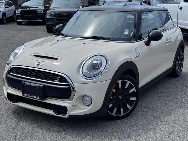 2016 MINI Cooper Hardtop S - No Accidents, Backup Camera, Sunroof image 1