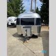 Used 2022 Airstream RV Flying Cloud 27FB thumbnail image 3