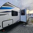 Used 2022 Cruiser Shadow Cruiser 240BHS thumbnail image 2