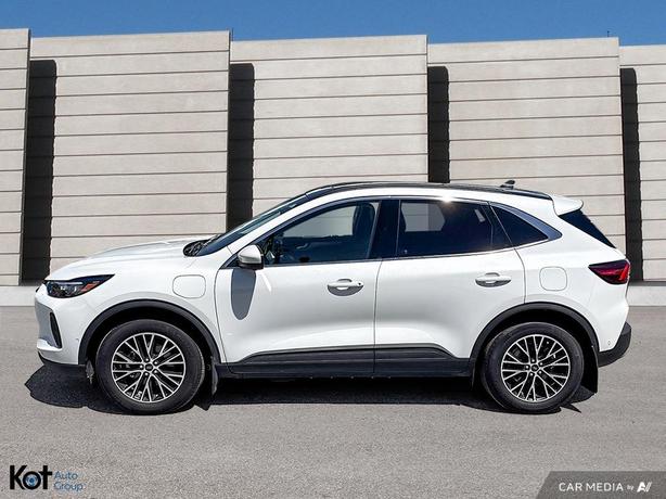2023 Ford Escape PHEV NO ACCIDENT!VERY LOW KMS! FULL LOAD! image 3