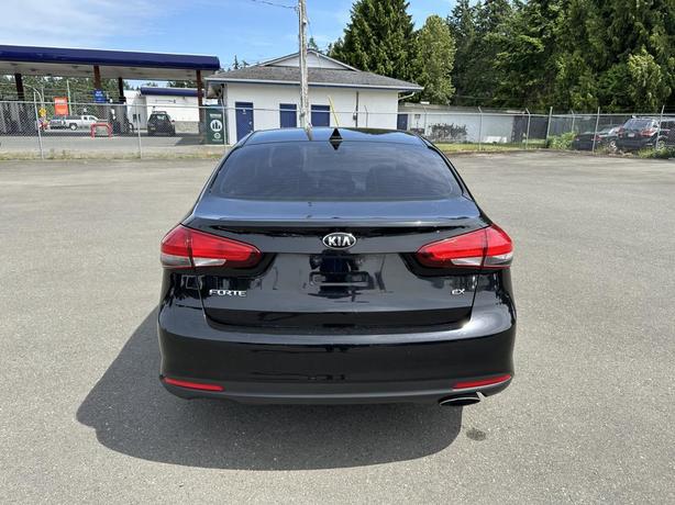 2017 Kia Forte EX image 4