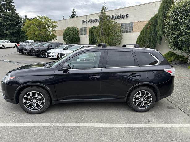 2015 Mitsubishi Outlander GT image 2