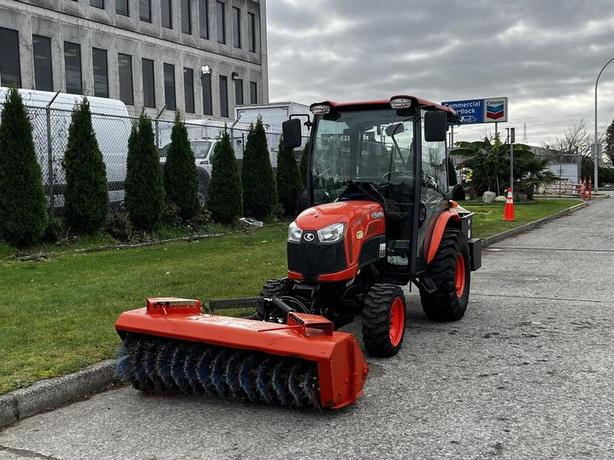 2018 Kubota B2650 Tractor Sweeper/Sander 4WD Diesel image 4