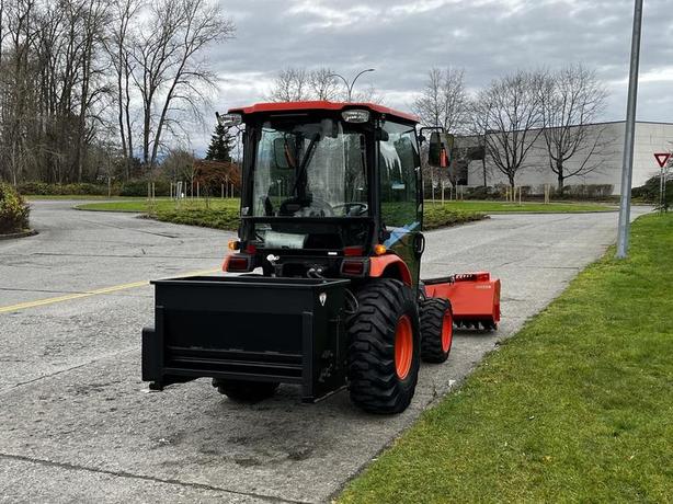 2018 Kubota B2650 Tractor Sweeper/Sander 4WD Diesel image 6
