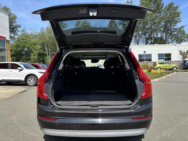 2022 Volvo XC90 Momentum image 7