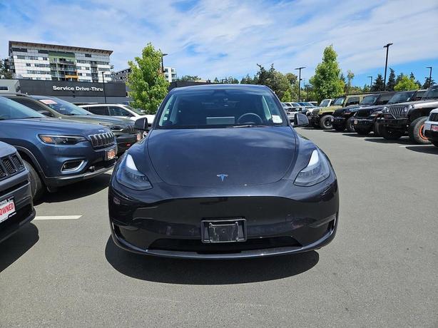2024 Tesla Model Y 2WD Sport Utility | One Owner | No Reported Accidents! image 2