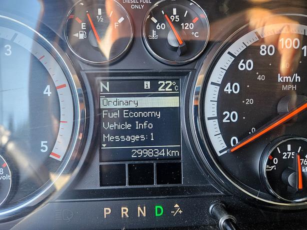 2010 Dodge  Ram 3500 SLT image 8