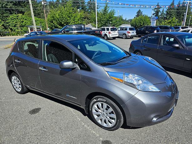 2016 Nissan  LEAF S image 1