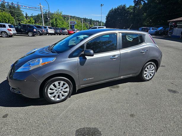 2016 Nissan  LEAF S image 3