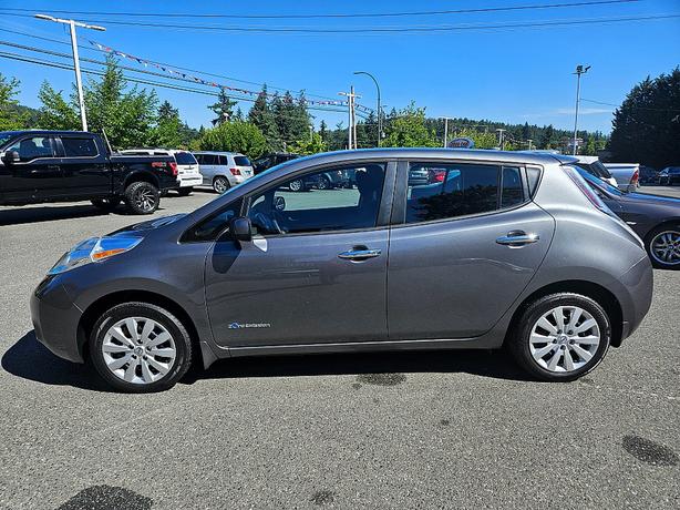2016 Nissan  LEAF S image 4