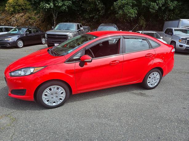 2014 Ford  Fiesta SE image 1