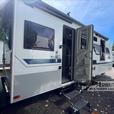 Used 2022 Lance Lance Travel Trailers 2075 thumbnail image 3