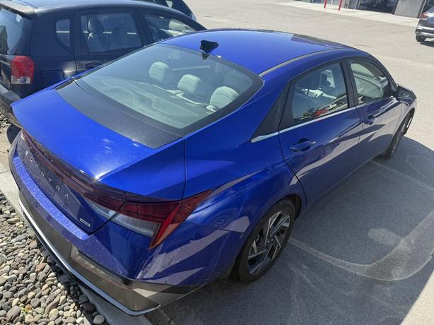 2025 Hyundai Elantra hybrid LUXURY image 3