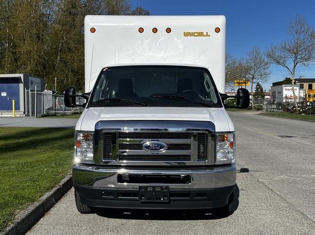 2019 Ford Econoline E450 16 Foot Cube Van with Aluminum Ramp image 3